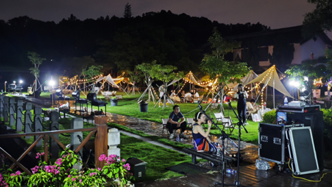 7南海影视城桃花岛夜场露营氛围满满.jpg